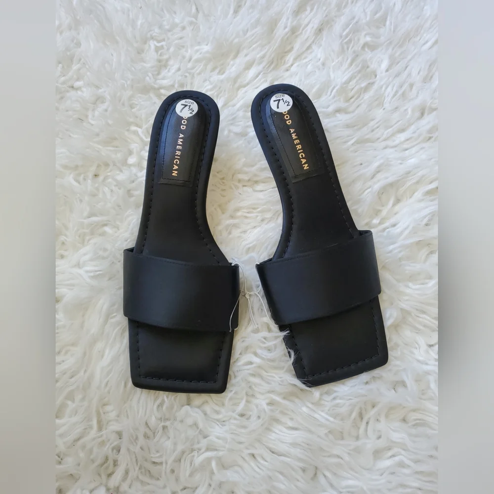 Good American Kickstand Slide Sandal In Black  Kitten Size 7.5